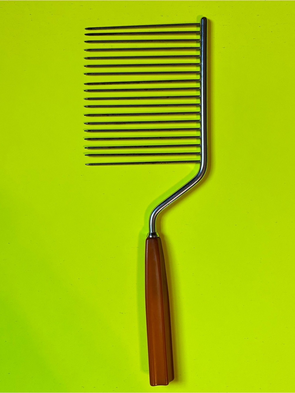 Vintage Mid Century Modern Butterscotch Bakelite Cake Breaker